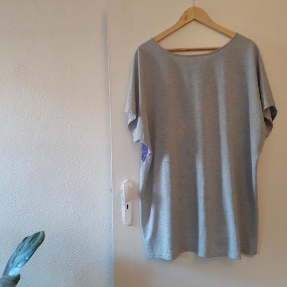 Size 20 batwing sleave digital print t shirt - Picture 3 of 3